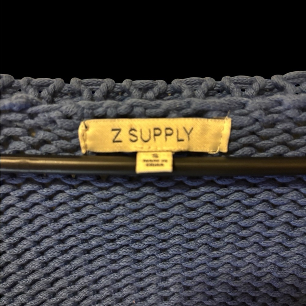 Z Supply Deep Blue V-Neck Crop Sweater - Picture 2 of 3